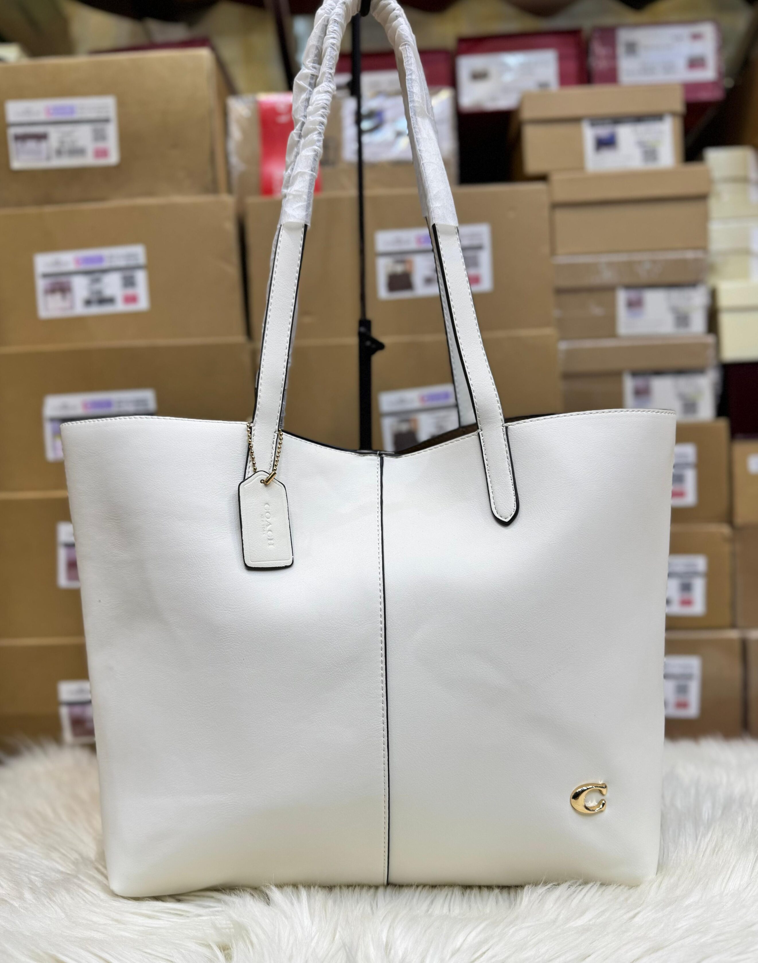 Coach North 32 Leather Tote Bag