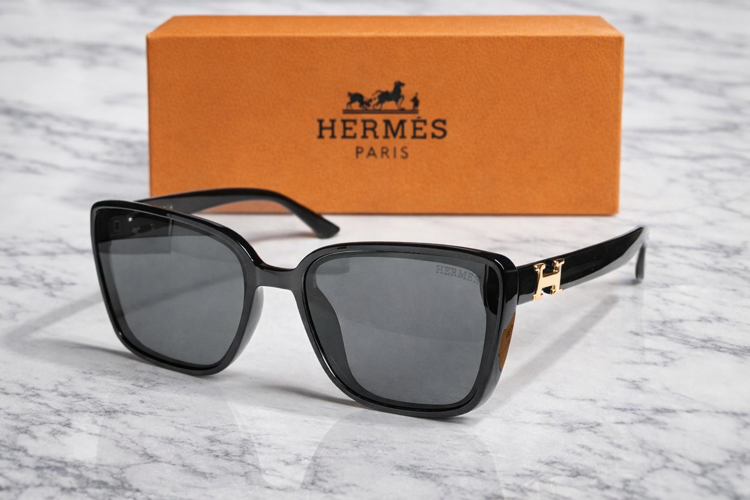 Hermès Square Acetate Sunglasses with H Hardware Black 2 Box
