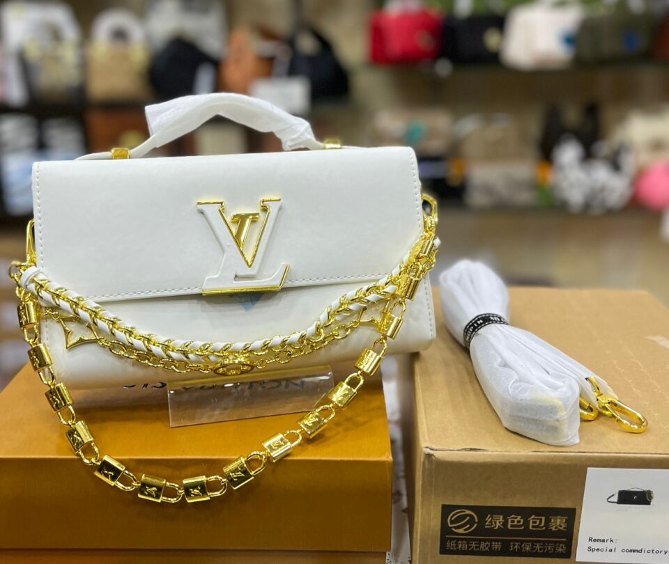 Louis Vuitton Capucines Mini Bag