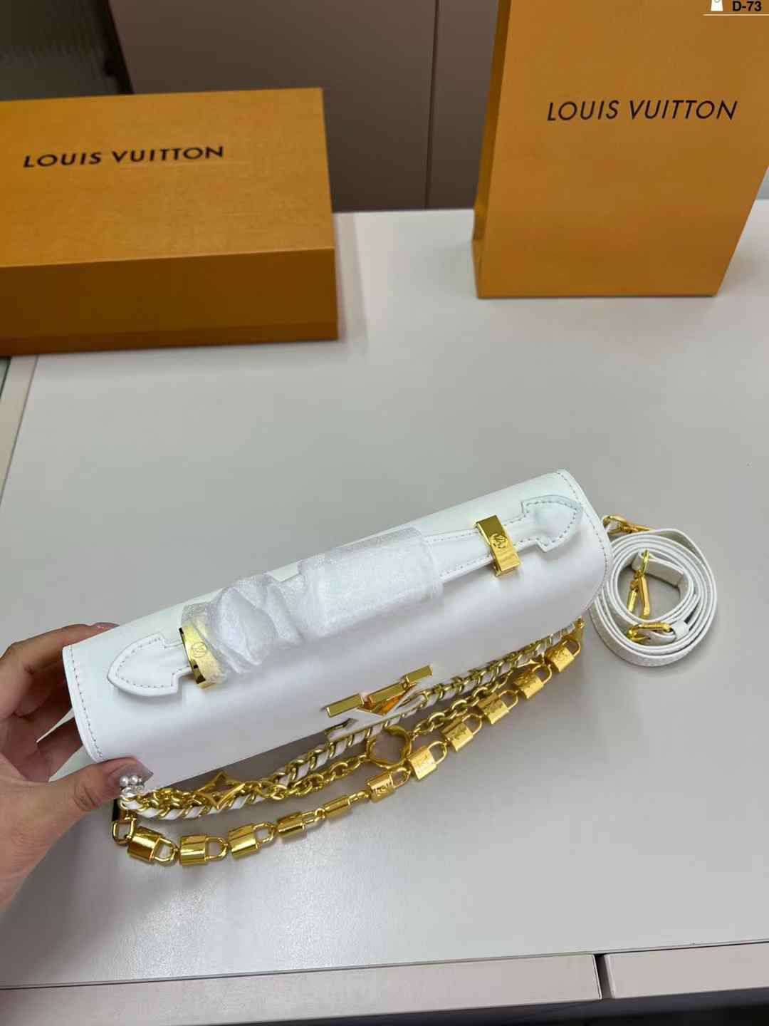 Louis Vuitton Capucines Mini Bag