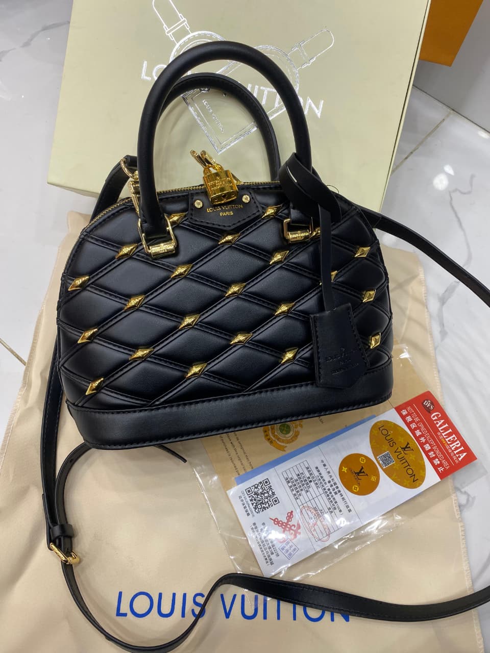LV ALMA BLACK 5